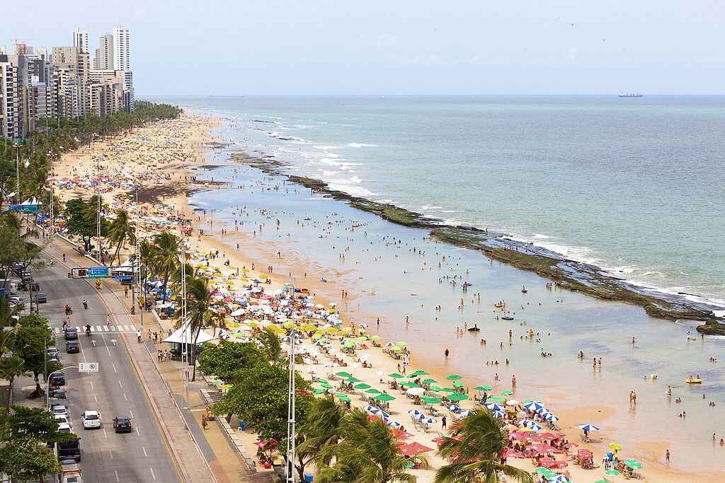 Praia de Boa Viagem - Recife - crédito Wikimedia